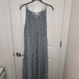 GAP Blue and White Floral Midi Dress